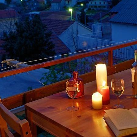 Apartments Mira Gornji Karin Ruang foto