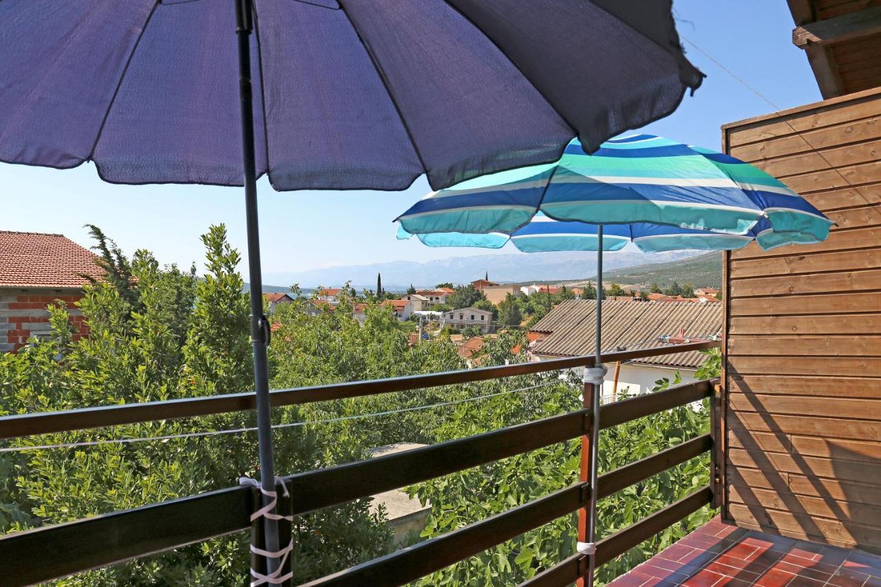 Apartments Mira Gornji Karin Bagian luar foto