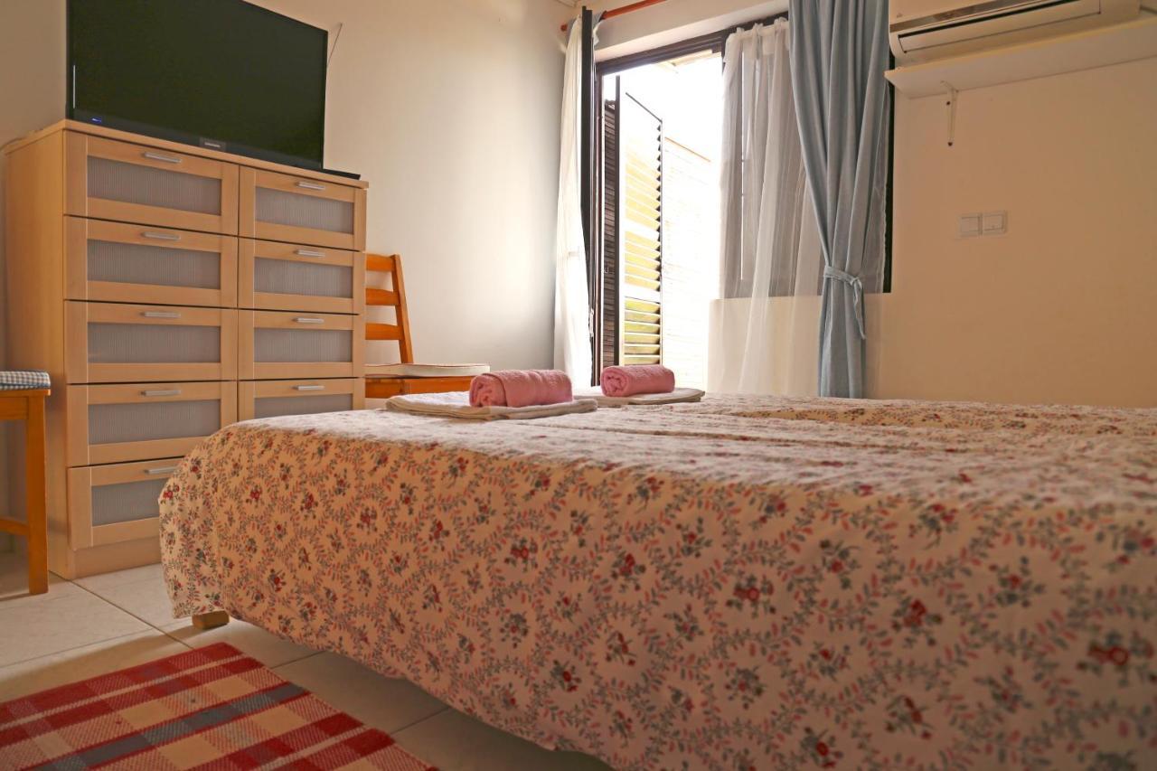 Apartments Mira Gornji Karin Bagian luar foto
