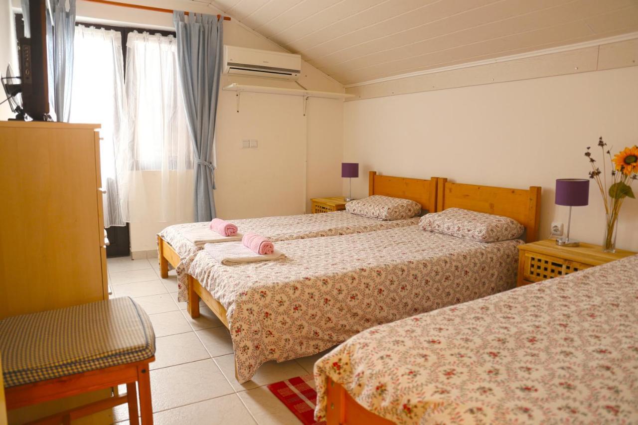 Apartments Mira Gornji Karin Bagian luar foto