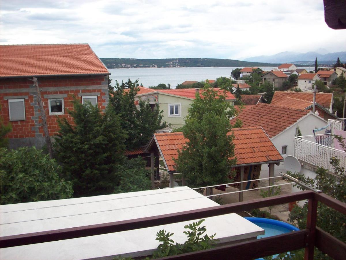 Apartments Mira Gornji Karin Bagian luar foto
