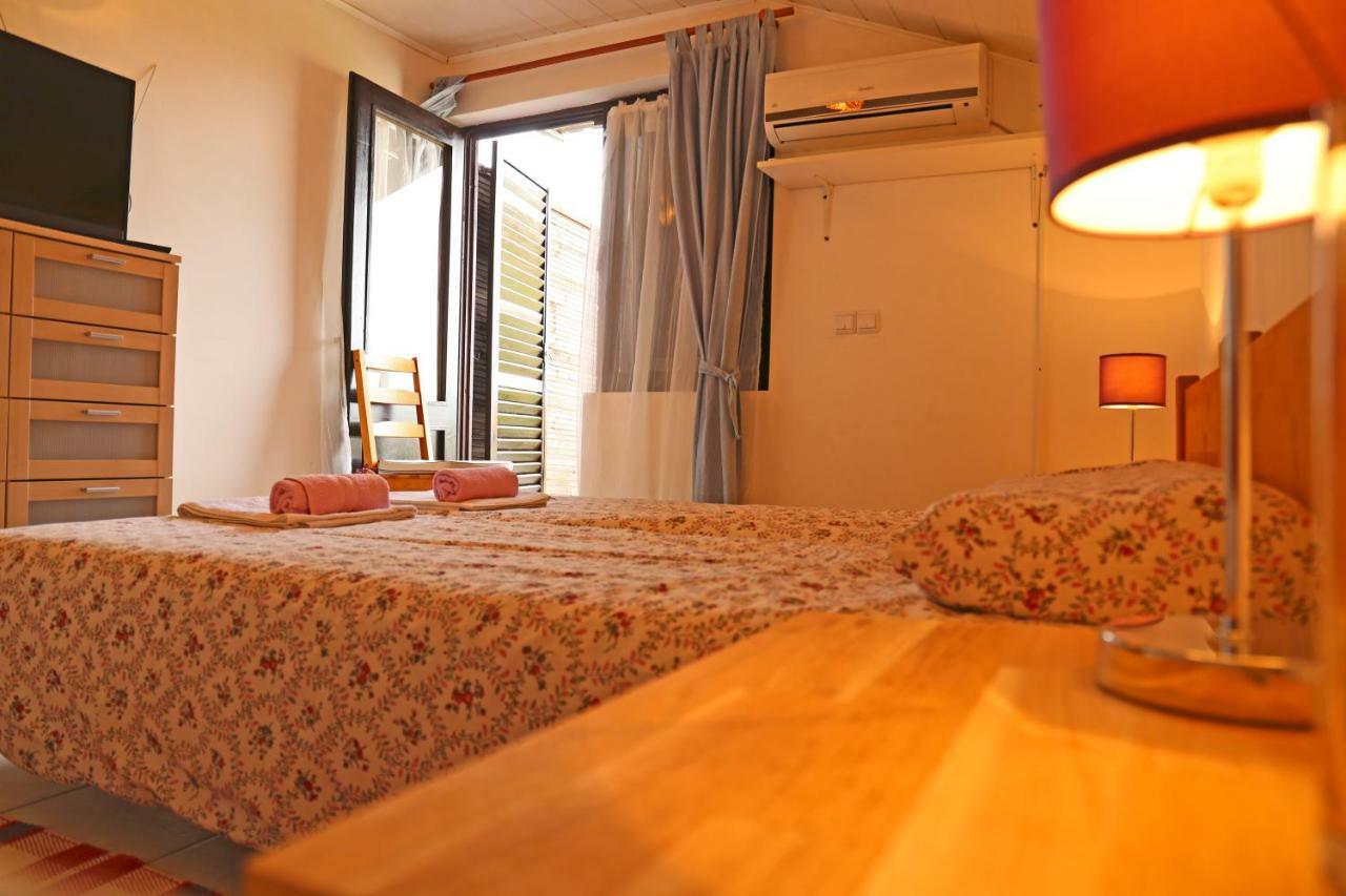 Apartments Mira Gornji Karin Bagian luar foto